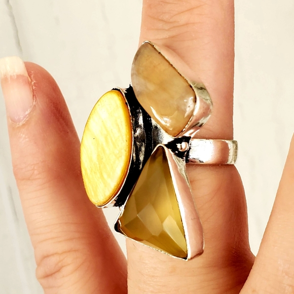 New Yellow Agate & Mother of Pearl 925 Silver Ring. - Picture 5 of 8